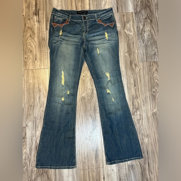 Twentyone Black‎ by Rue21 Distressed Embroidered Boot Cut Jeans Size 11/12 - Picture 1 of 5